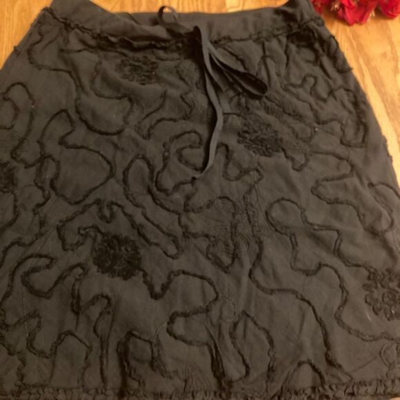 Max Studio Embroidered Black Skirt - Picture 2 of 8